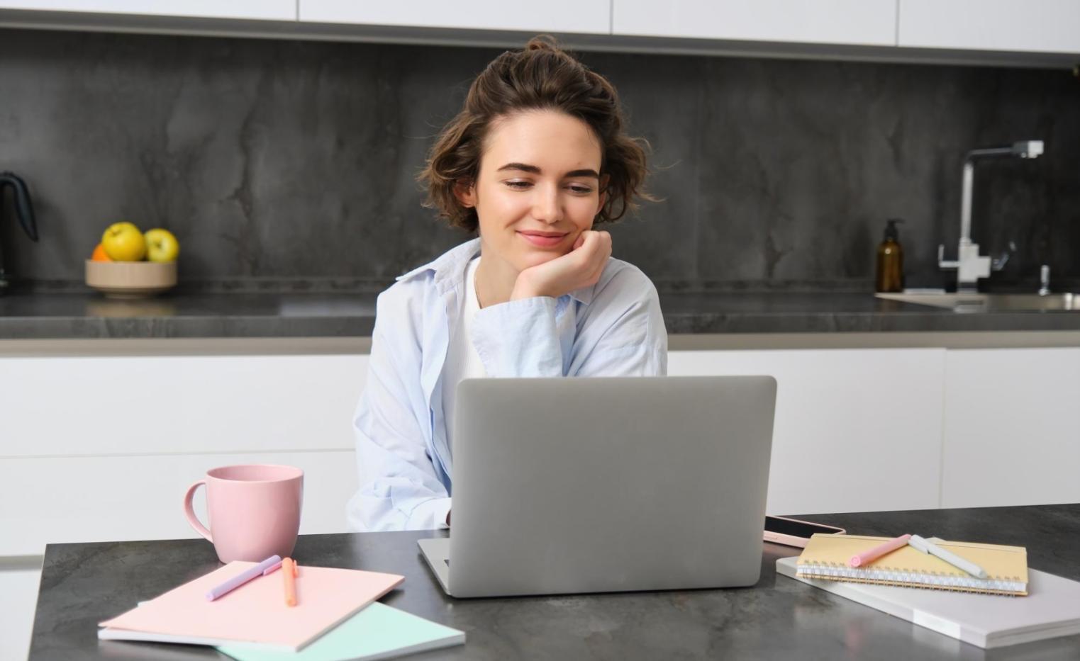 Analyse des tendances financières saisonnières sur écran